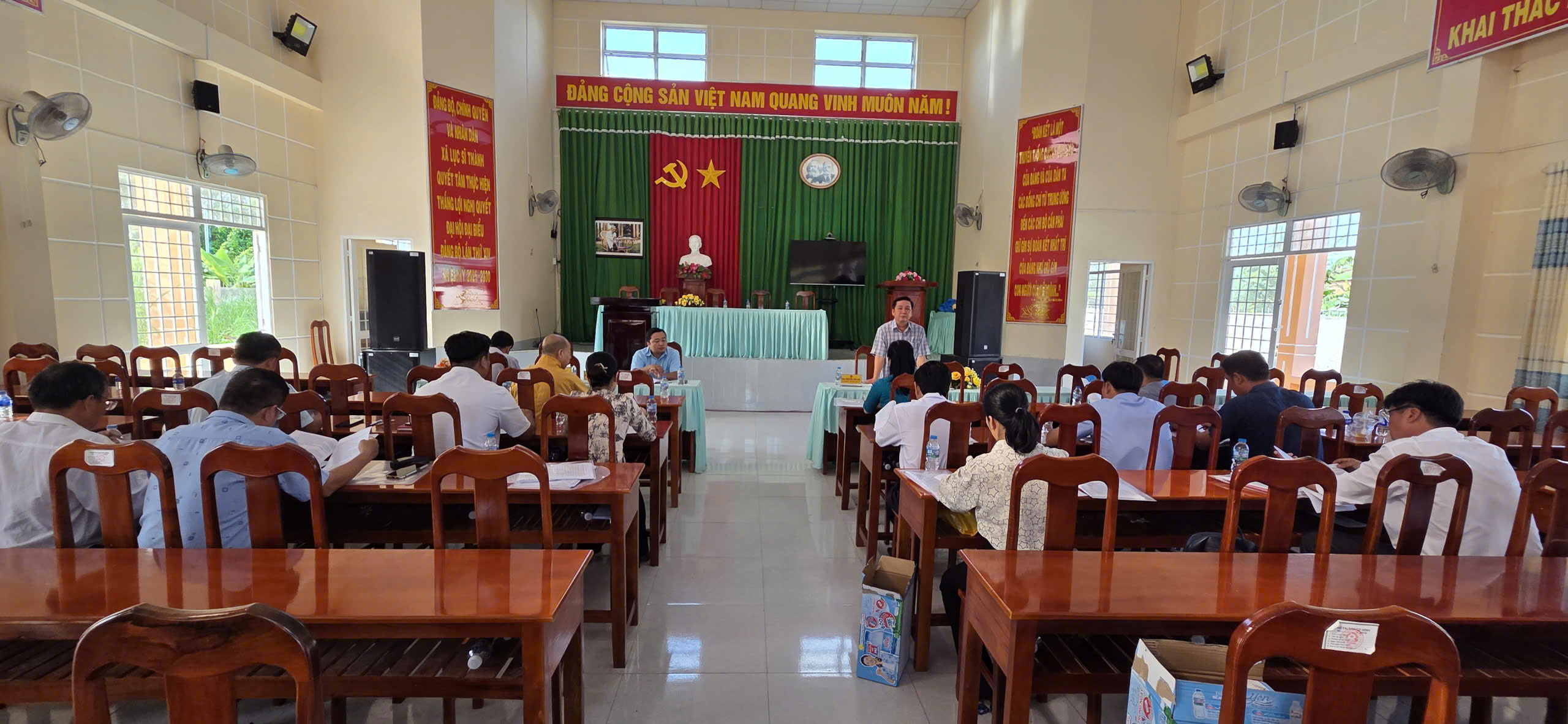HĐND xã Lục Sĩ Thành tổ chức họp Tổ đại biểu thảo luận, góp ý các văn bản trình Kỳ họp thứ hai