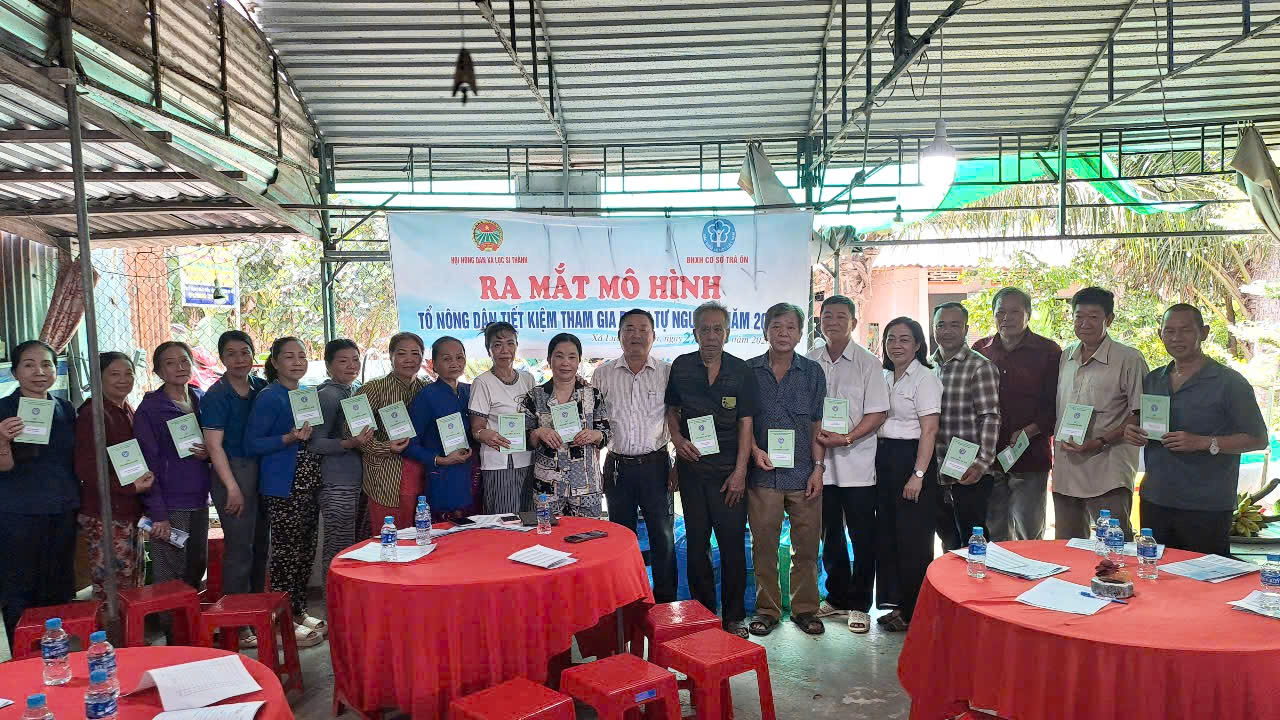 Ra mắt mô hình “tổ nông dân tiết kiệm tham gia bảo hiểm xã hội tự nguyện” tại xã Lục Sĩ Thành