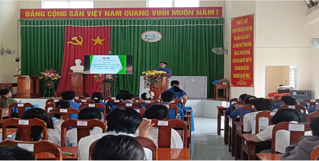 Tổ chức tuyên truyền, tư vấn hướng nghiệp, giải quyết việc làm cho đoàn viên, thanh niên, học sinh