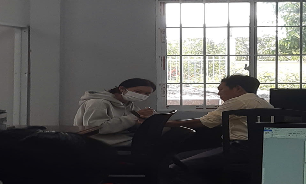 Trung tâm Phục vụ hành chính công xã Lục Sĩ Thành: tuyên truyền, hướng dẫn người dân tích hợp thẻ BHYT trên ứng dụng VNeID 