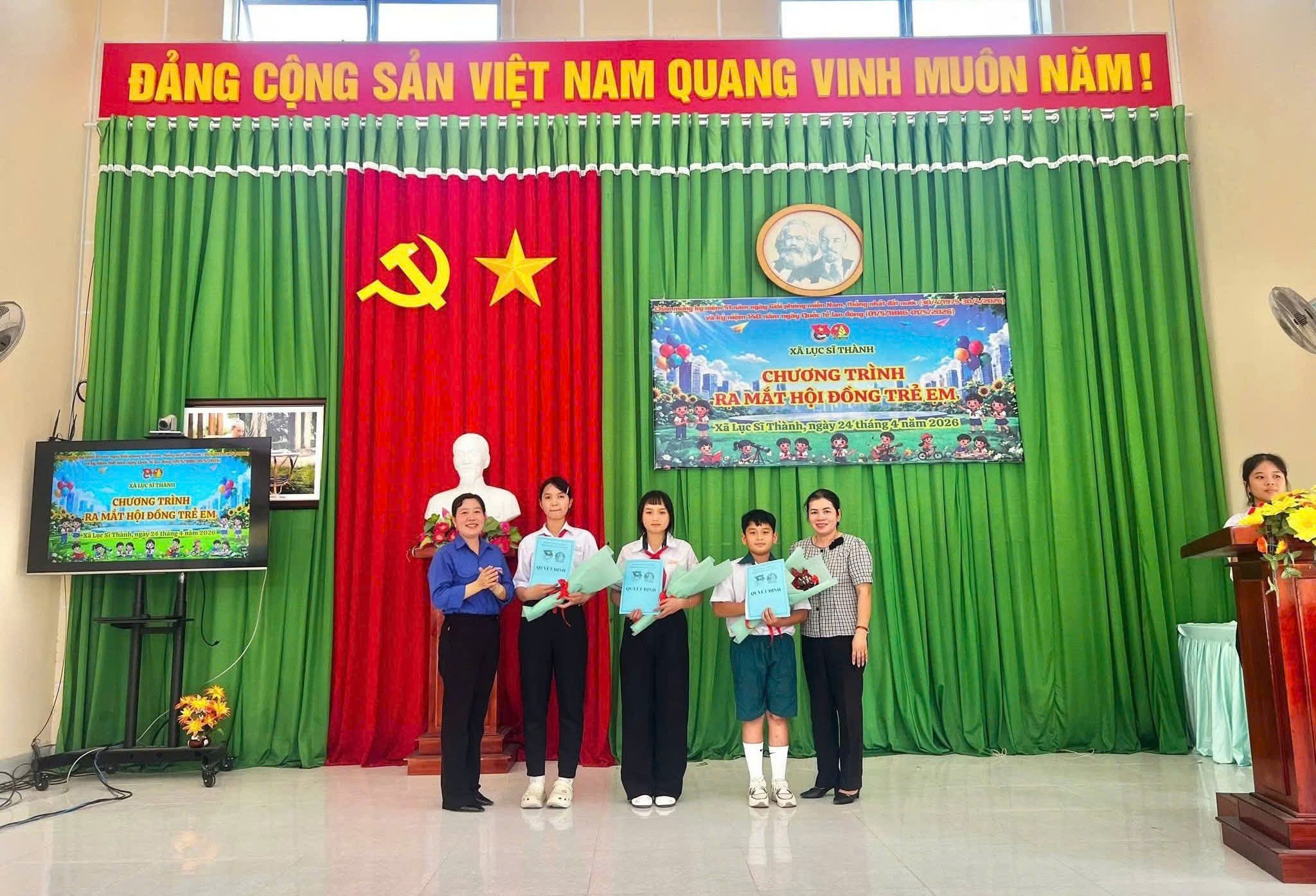 Ra mắt “Hội đồng trẻ em” xã Lục Sĩ Thành