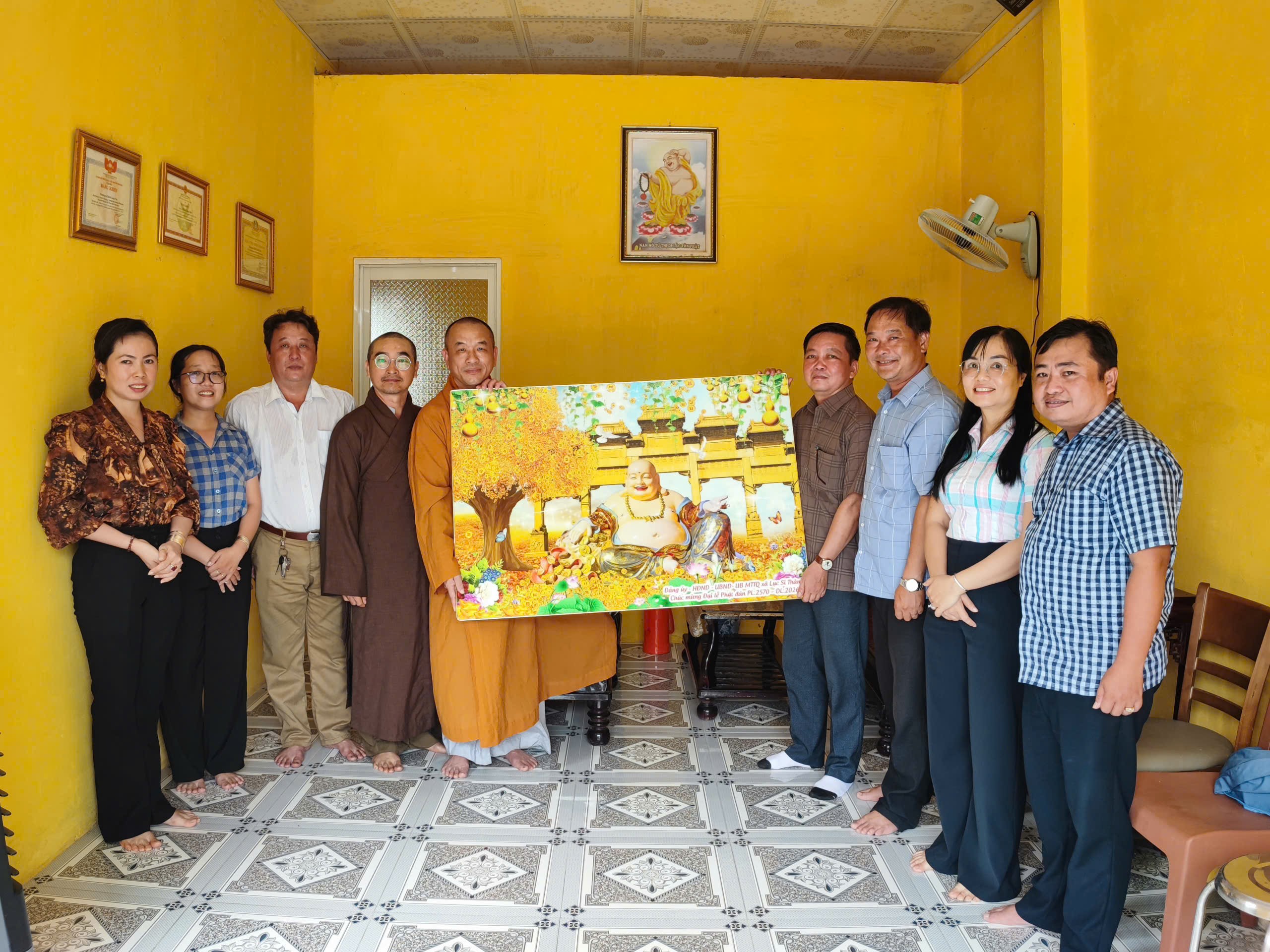 Đảng ủy - HĐND - UBND - Ủy ban MTTQ Việt Nam xã Lục Sĩ Thành thăm, chúc mừng Đại lễ Phật đản tại các chùa trên địa bàn